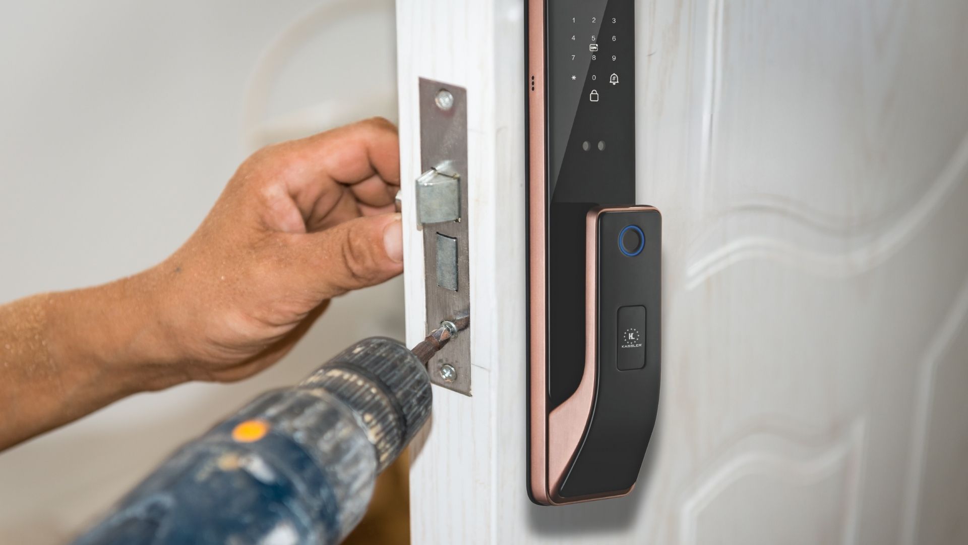 Khóa Cửa Vân Tay Kassler KL-828C – Tích Hợp Chuông Màn Hình Thông Minh, Bảo Vệ Tối Ưu