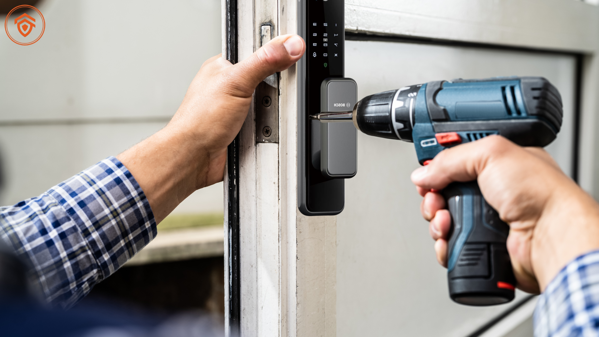 Khóa Cửa Điện Tử Báo Động Liên Tục – Lỗi Gì Và Xử Lý Thế Nào?
