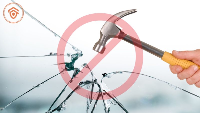 Tấn Công Vật Lý Với Tấn Công Kỹ Thuật Số Trên Khóa Cửa Điện Tử: So Sánh Rủi Ro